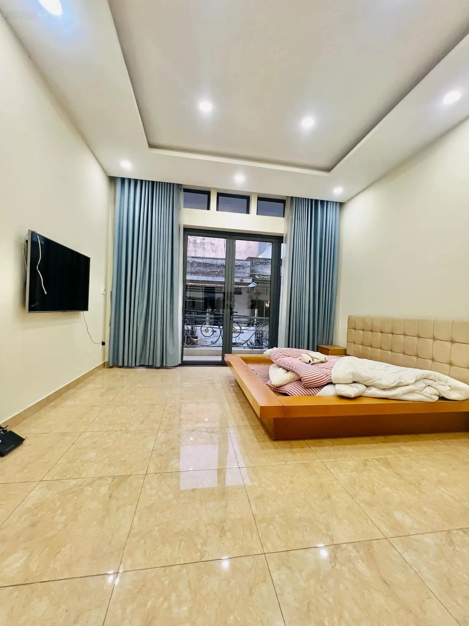 Nhà khu V.I.P cán bộ, đường hẻm an ninh, gần Vincom, Lotte Cộng Hoà, dưới 200tr/m2