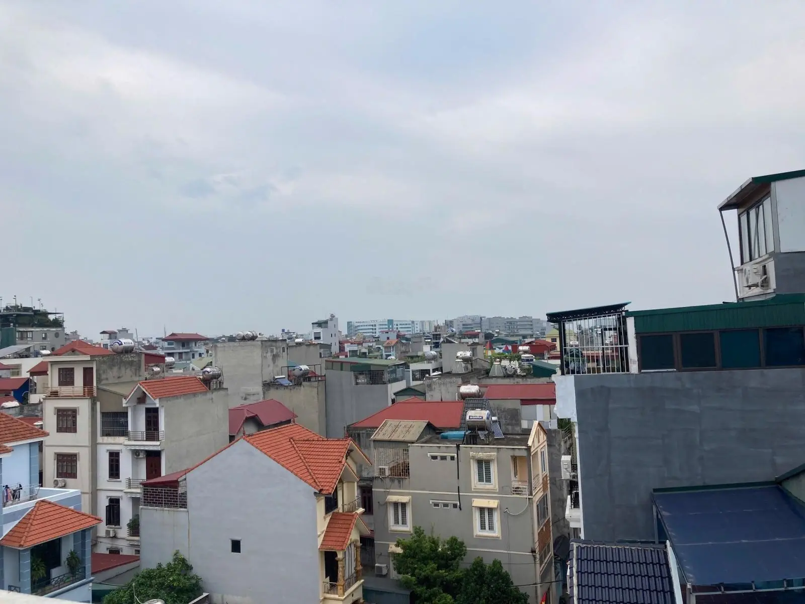 Bán nhà DT 48m2 căn góc 2 mặt tiền, ô tô 7 chỗ vào nhà tại phường Việt Hưng, Long Biên, Hà Nội