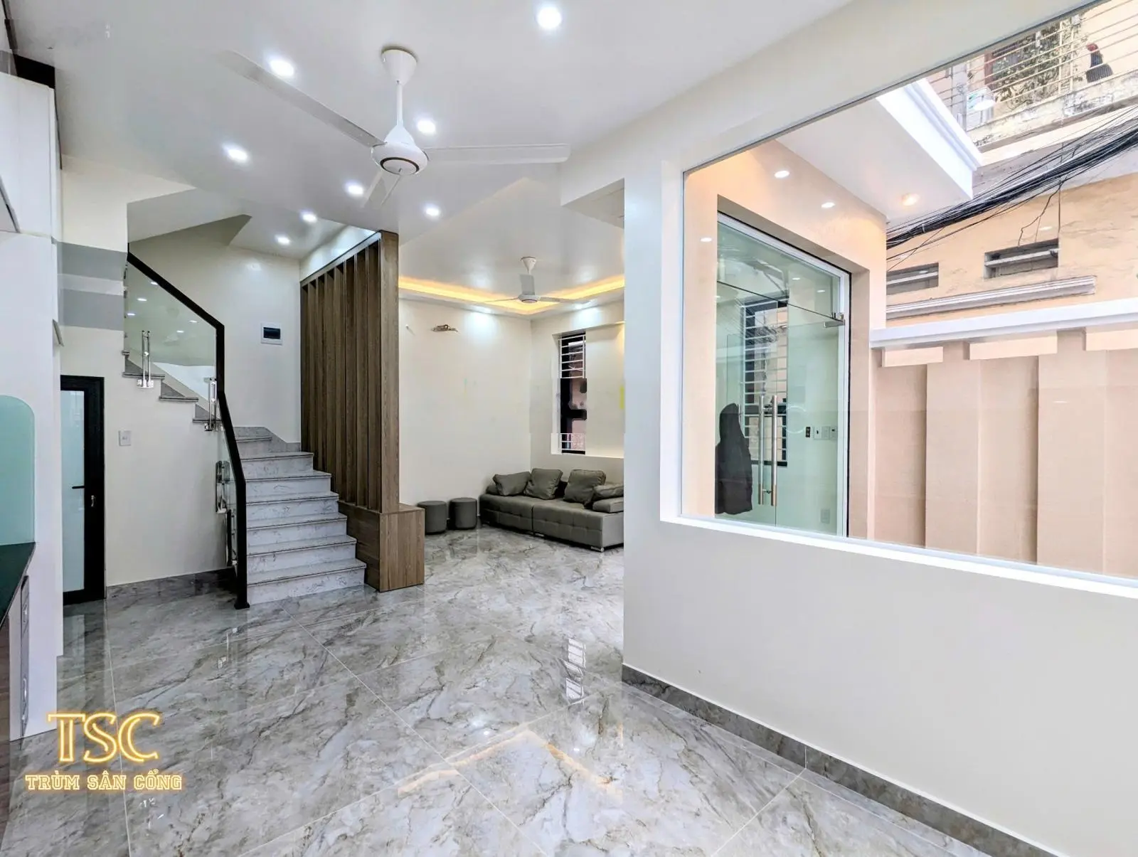 - Nhà xây mới,mặt ngõ, chỉ sau nhà mặt đường tuyến 2 Trần Nguyên Hãn -66m2 x 4 tầng