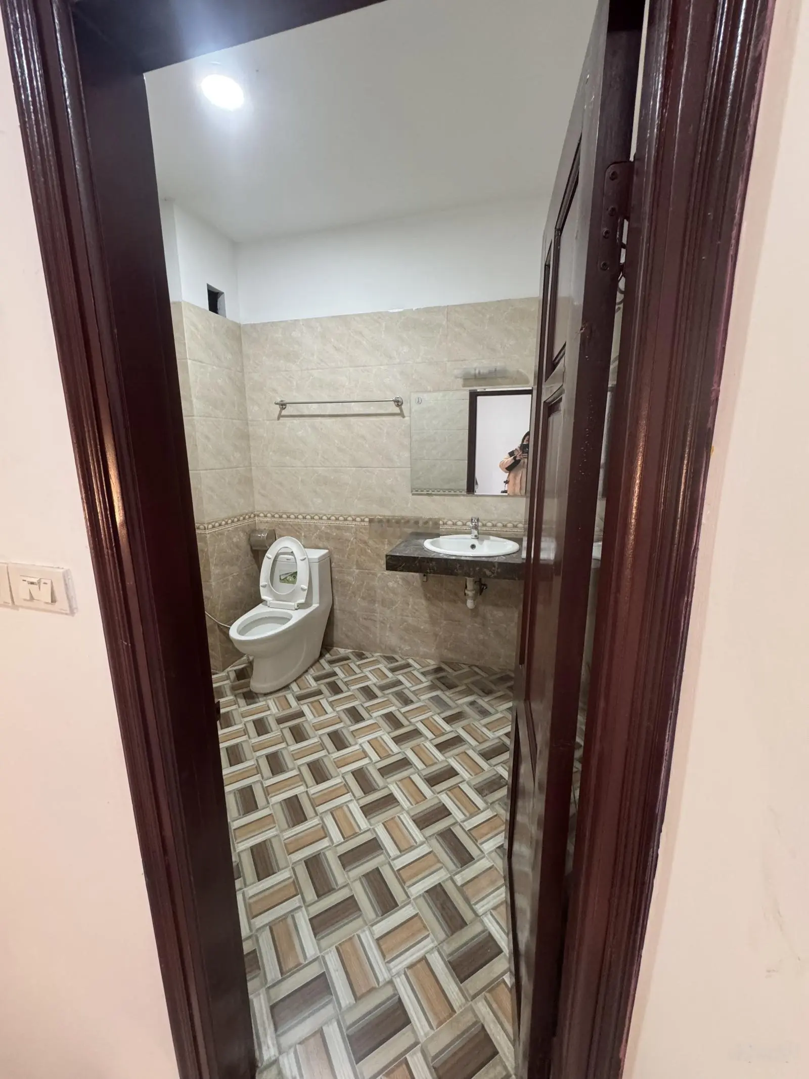 Nhà vị trí đẹp tt thuận tiện đi lại và sinh hoạt. la khê hà đông hà nội nhỉnh 5 tỷ 0979873188