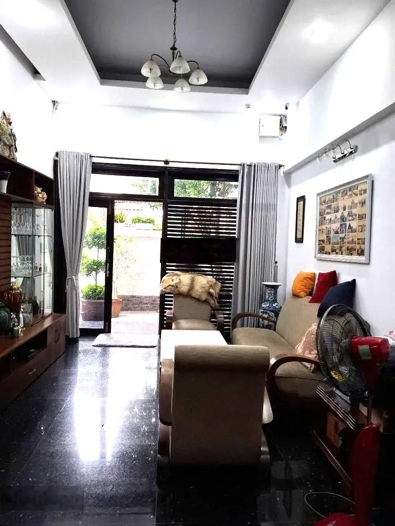 Bán biệt thự ngay nhà ga t3 - tân bình - dt 151m - 3 tầng btct -ngang hiếm 7m - đường nhựa thông