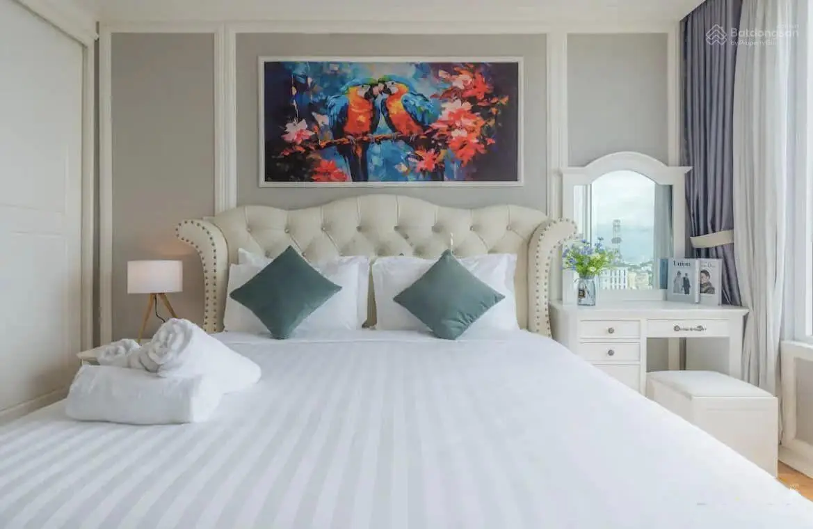 Kẹt tiền cần bán chung cư gold view, DT 81m2, 2pn, 2wc, giá 4.3 tỷ. Lh em Ngọc * 0931 177 ***
