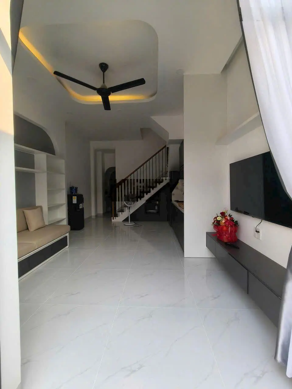 Nhà thiết kế cực đẹp 1T 1L 1 tum - đường 6m ô tô vỉa hè thông 2 đầu - gần Lê Văn Việt - Quận 9