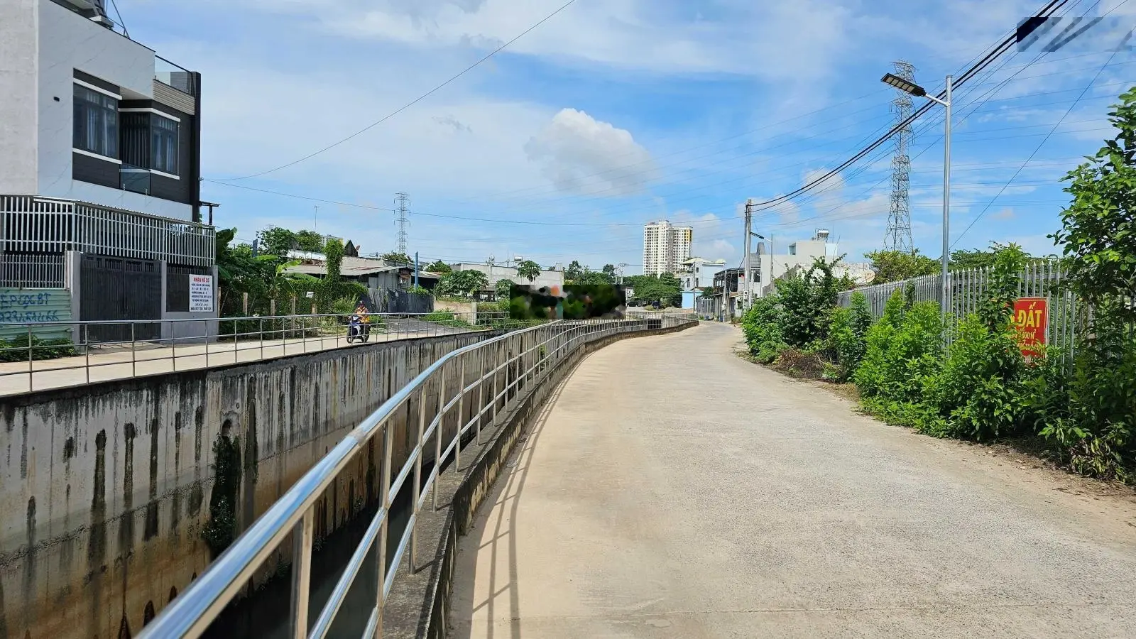 Chính chủ bán rẻ lô đất xây biệt thự ngay công viên suối Lồ Ồ.