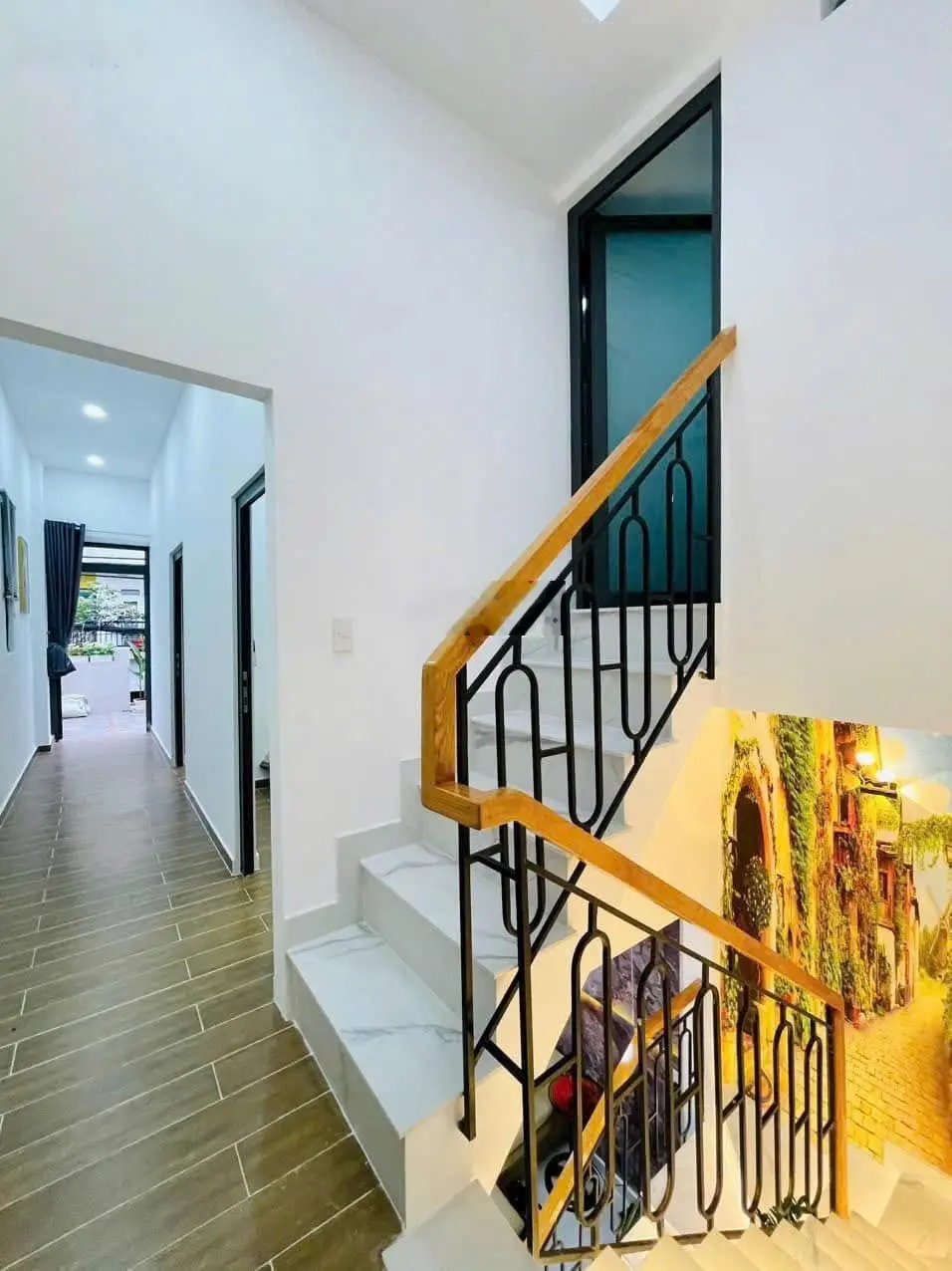 Cần tiền bán gấp nhà 1 trệt 1 lầu ngay đường 22 tháng 12 gần cổng khu Vsip 1 sổ hồng riêng
