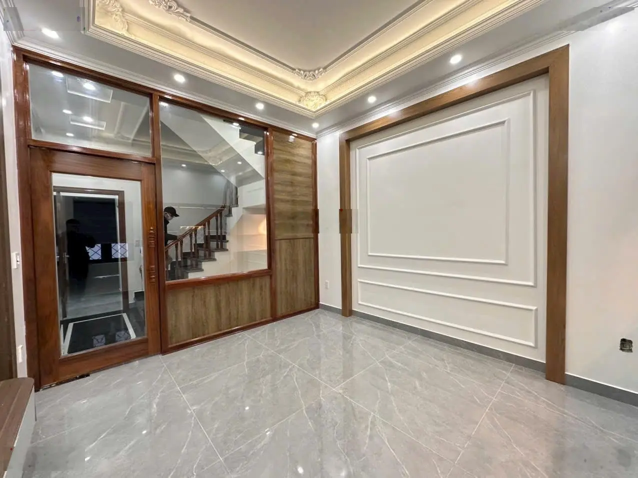 Nhà đẹp xây mới độc lập tại mặt đường 12m khu phân lô tại Thiên Lôi, 51m2 x 4 tầng chỉ 6.15 tỷ