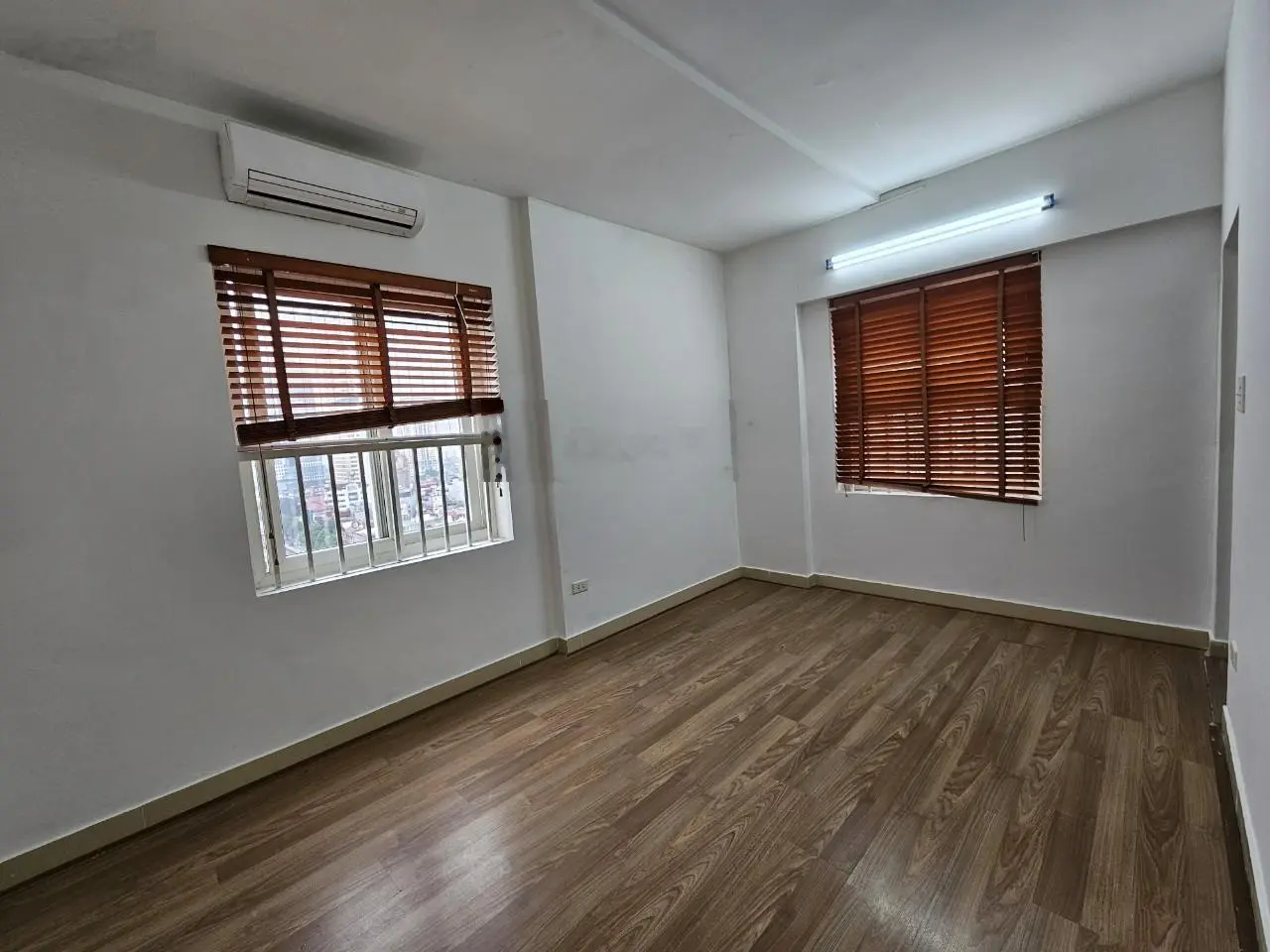 Bao giá toàn bộ thị trường, căn hộ 67m2 tòa SDU (143 Trần Phú) giá chỉ 2,75 tỷ đồng