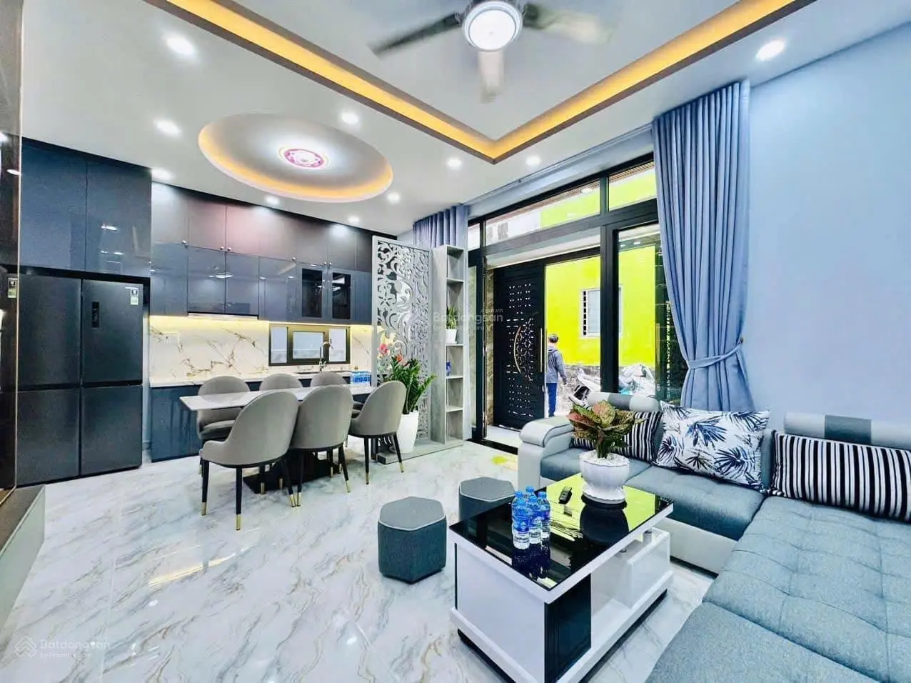 Bán nhà 45m2 Trường Sa, P14, Q3. 3 lầu, 4PN, 4WC. Có sổ sẵn, hẻm 6m