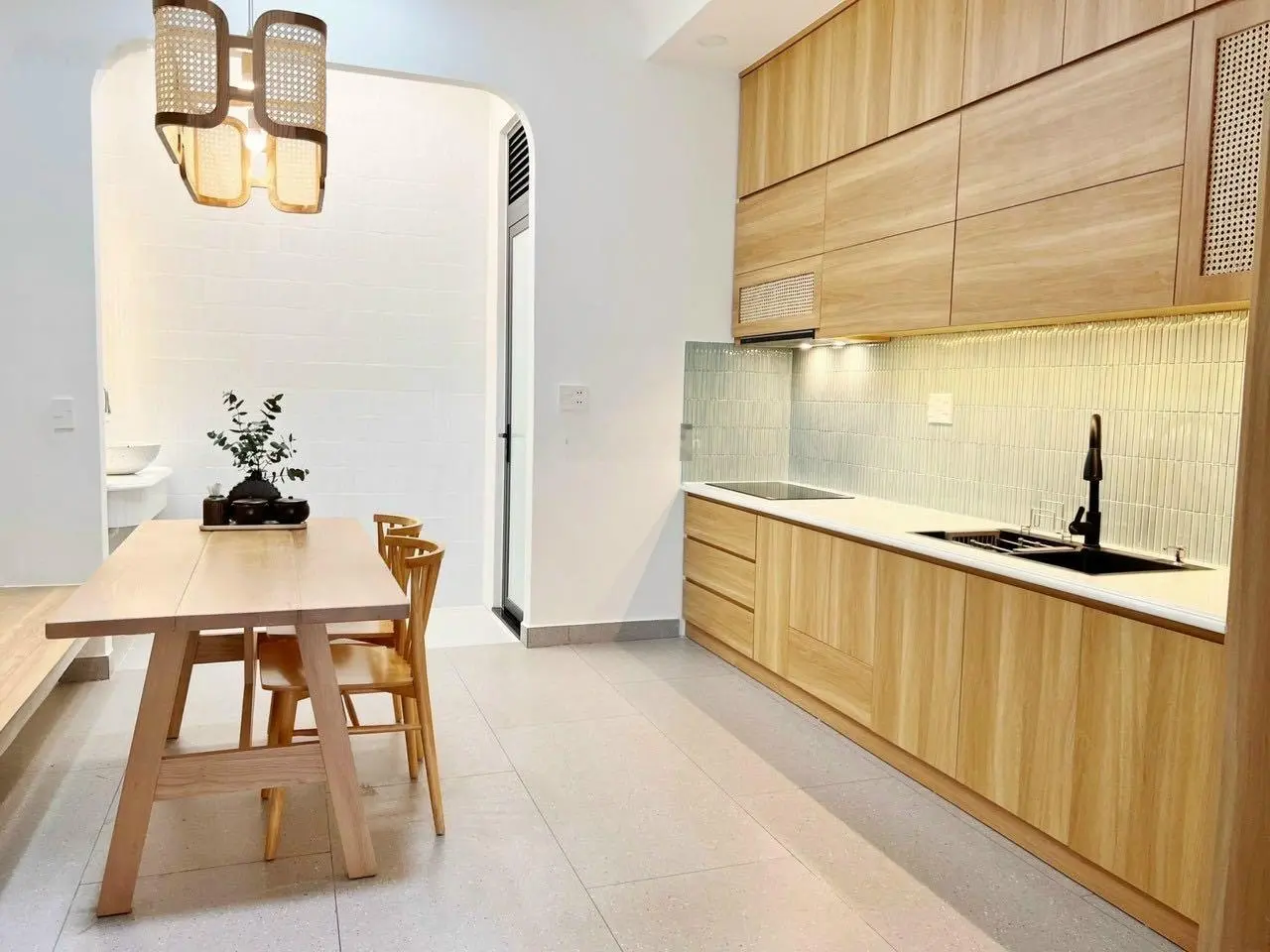 Định cư Úc cần bán nhà KD Nguyễn Quý Anh,Tân Phú-Giá:4.6tỷ DT 56m2 sổ hồng,kết cấu 1 trệt 2 lầu 1ST
