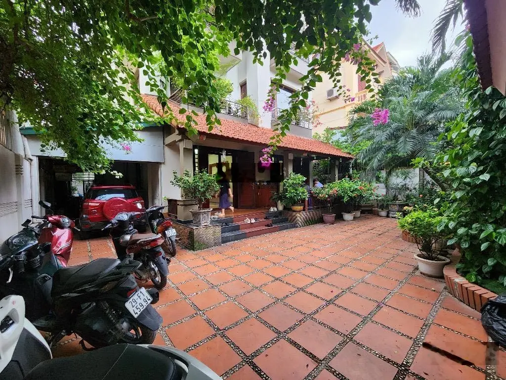 Toà biệt thự 300m2 mặt phố Trần Thủ Độ