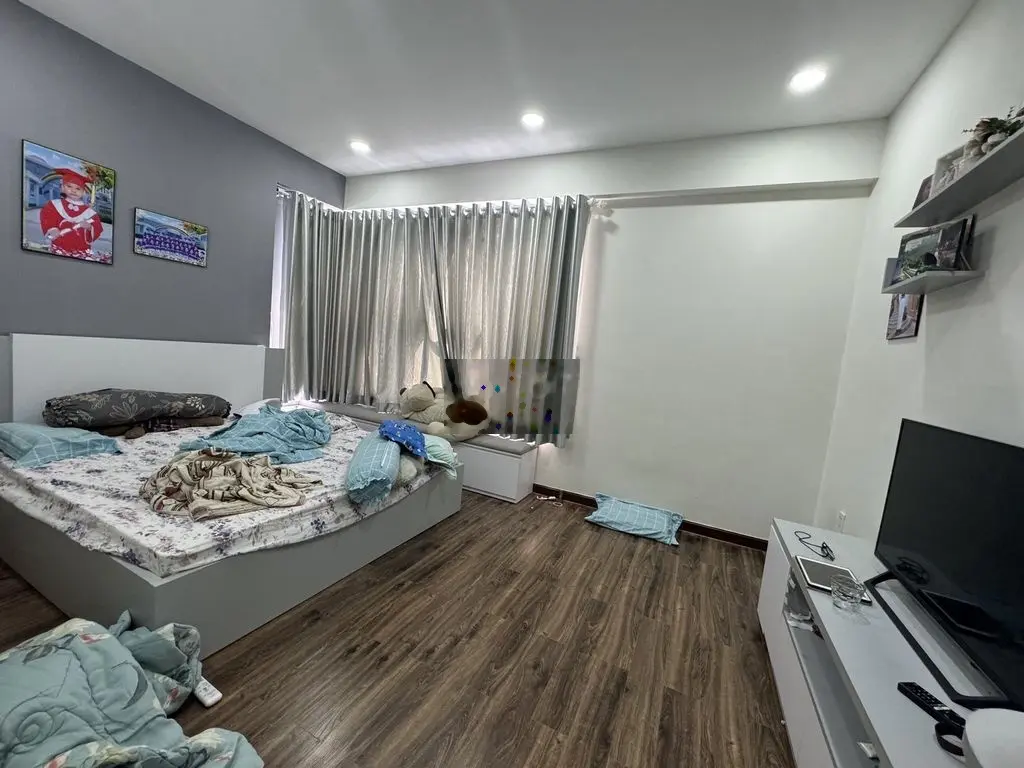 Bán căn hộ 2PN 2WC ban công. Giá chỉ 3,3 tỷ Full thuế phí