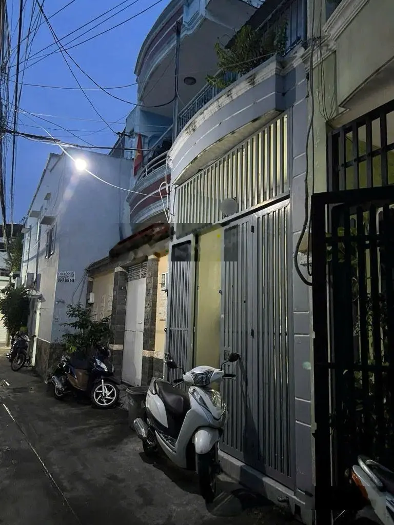 Bán nhà, Nguyễn Sơn, 40m2, 2 tầng, gần mặt tiền, chỉ 3.x tỷ