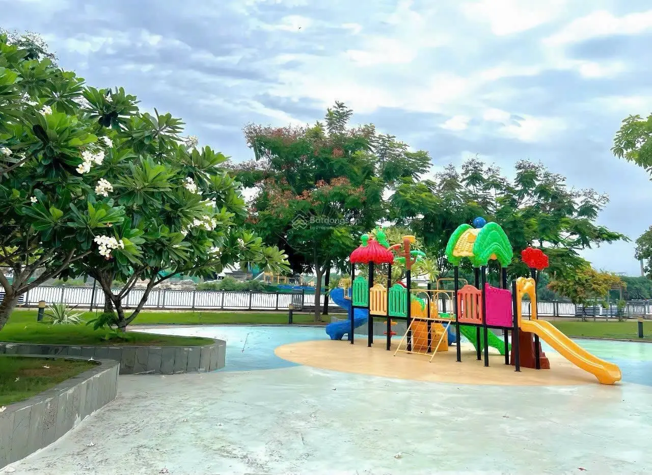 Siêu phẩm view sông sở hữu nhà phố ngay trung tâm bến lức - chỉ 2,6 tỷ, nhận nhà ở shr