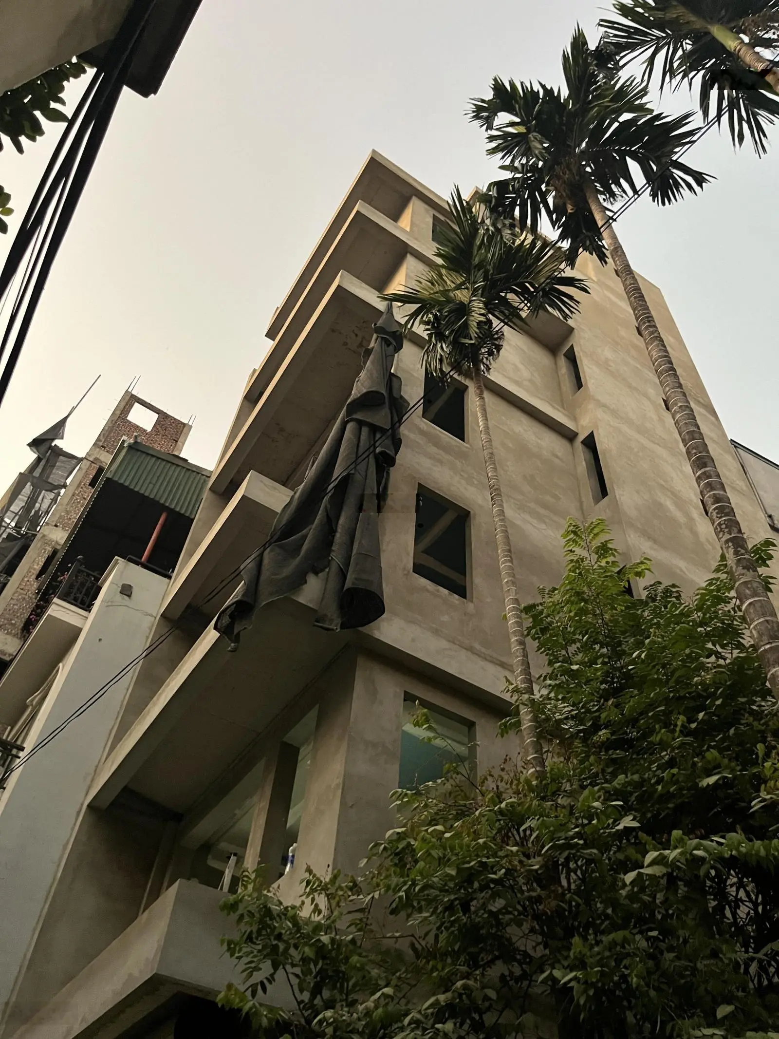 Lạc Long Quân toà nhà 7 tầng thang máy 51m2 MT 5.7m lô góc 2 mặt thoáng view Hồ Tây view Lotte