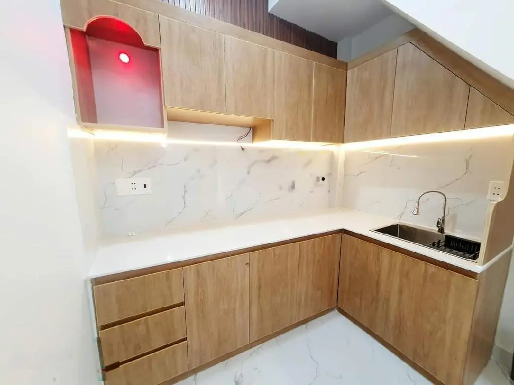 Hàng hiếm Dương Bá Trạc Quận 8, DTSD 60m2, hẻm xe hơi, lô góc sáng, full nội thất, nhỉnh 3 tỷ