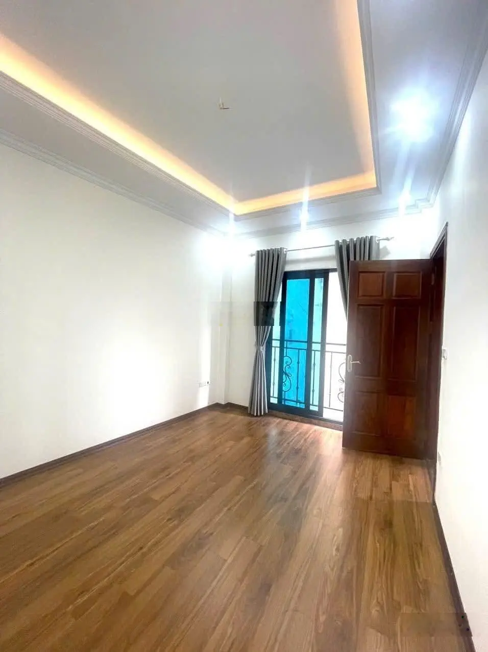 Bán nhà mặt phố Hữu Hoà, Thanh Trì, KD sầm uất, vỉa hè siêu rộng, Lô góc, 5tầng, 55m2, MT5m, 13.5tỷ