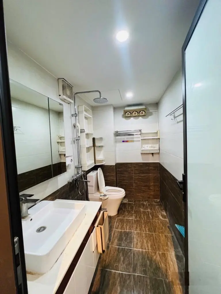 Bán Nhà Nguyễn Lương Bằng 32m 5 Tầng Ngõ Thông Gần Phố Chỉ 5.4 Tỷ