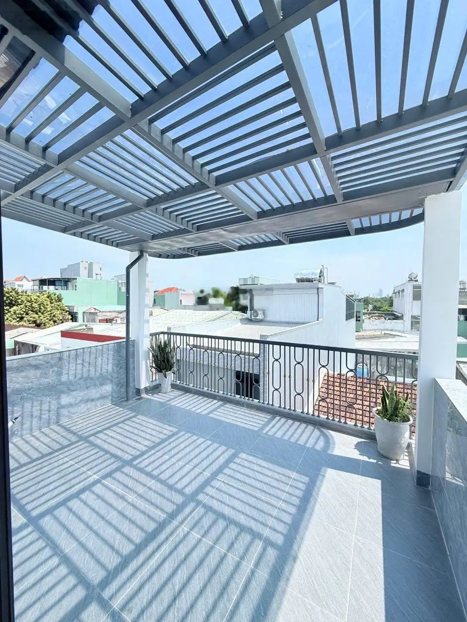 Bán nhà mới k193 Hà Huy Tập, chỗ Bờ Hồ rất mát mẻ, xe ô tô đậu vô tư