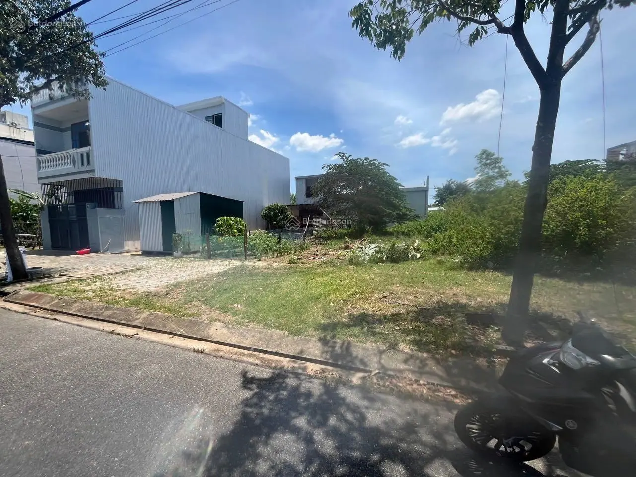 Bán đất khu tái định cư Bá Tùng giai đoạn 2 đường 10m5 view hồ