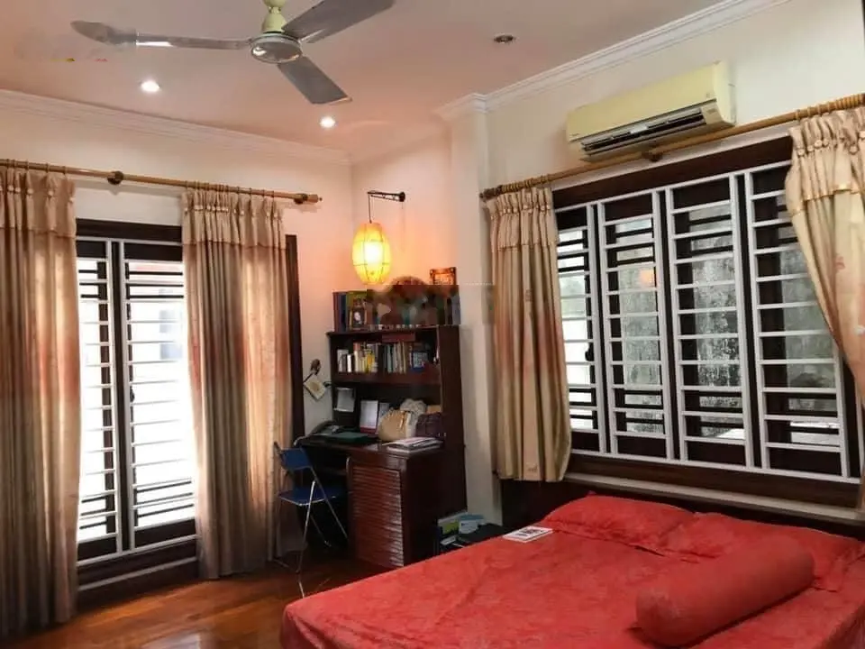 Đẹp nhất Cầu Giấy - nhà 2 mặt ngõ - ô tô - kinh doanh 65m2 4 tầng kiên cố mặt tiền rộng giá 13,9 tỷ