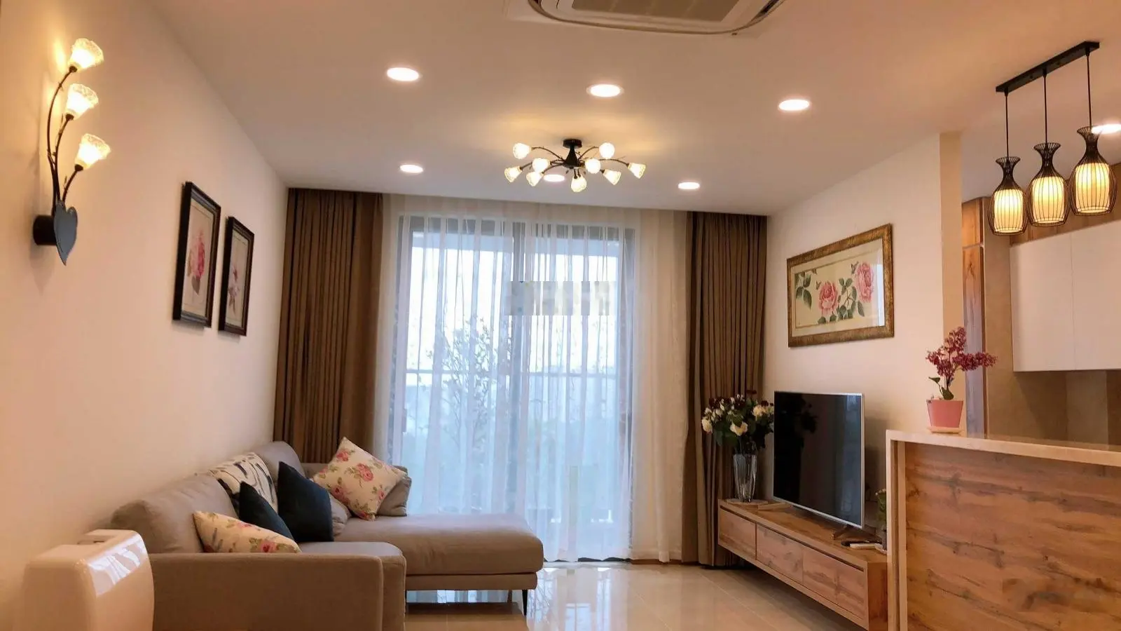 Cần bán gấp căn hộ chung cư Melody,Tân Phú 70m2,2PN giá: 2.75 tỷ 0933 033 *** Thái.view đẹp,lầu trung