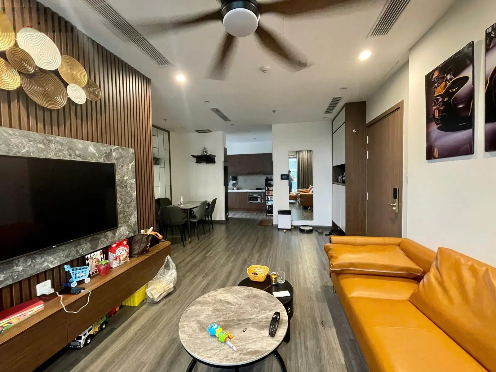 Chủ nhà chuyển công tác cần bán căn góc Đông Bắc 82m-The Zenpark-view bể bơi cực đẹp-full nội thất