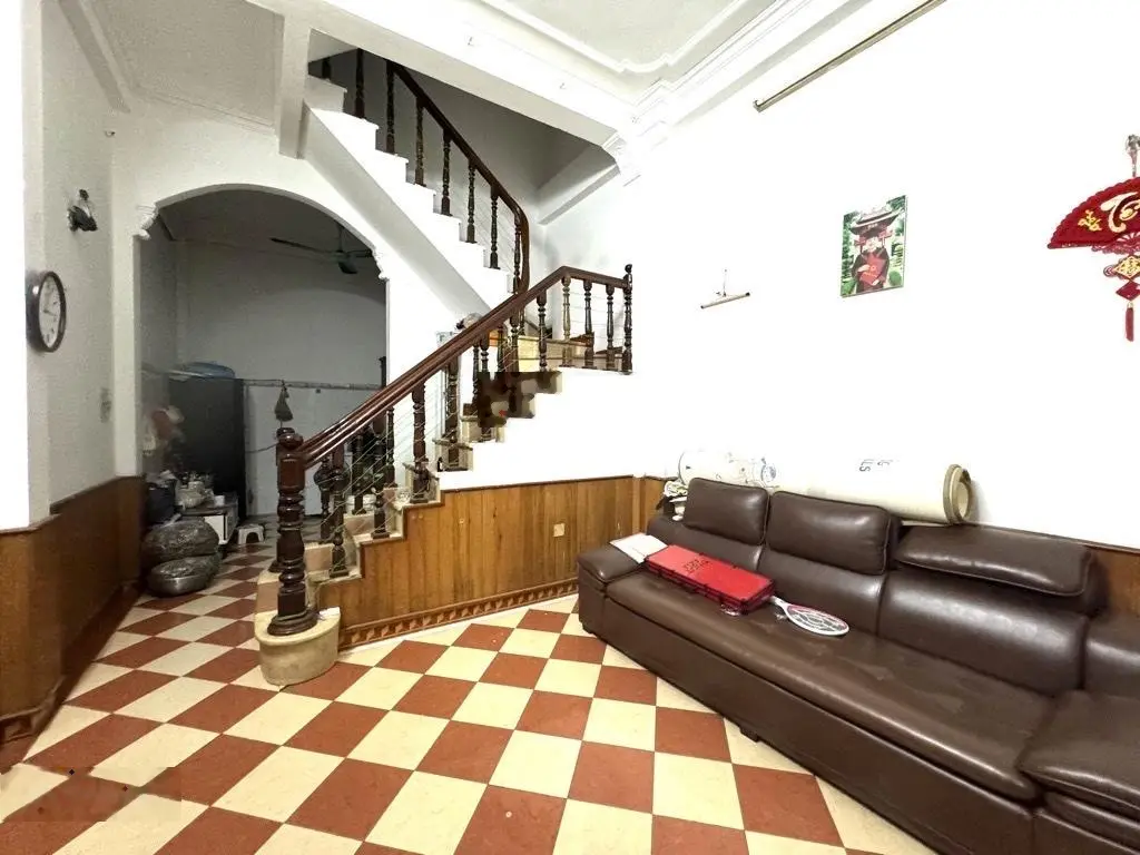 Bán nhà Nguyễn Xiển, ngõ ô tô tránh, nội thất đẹp, mặt tiền rộng, 38m2, 4 tầng, giá 7,2 tỷ