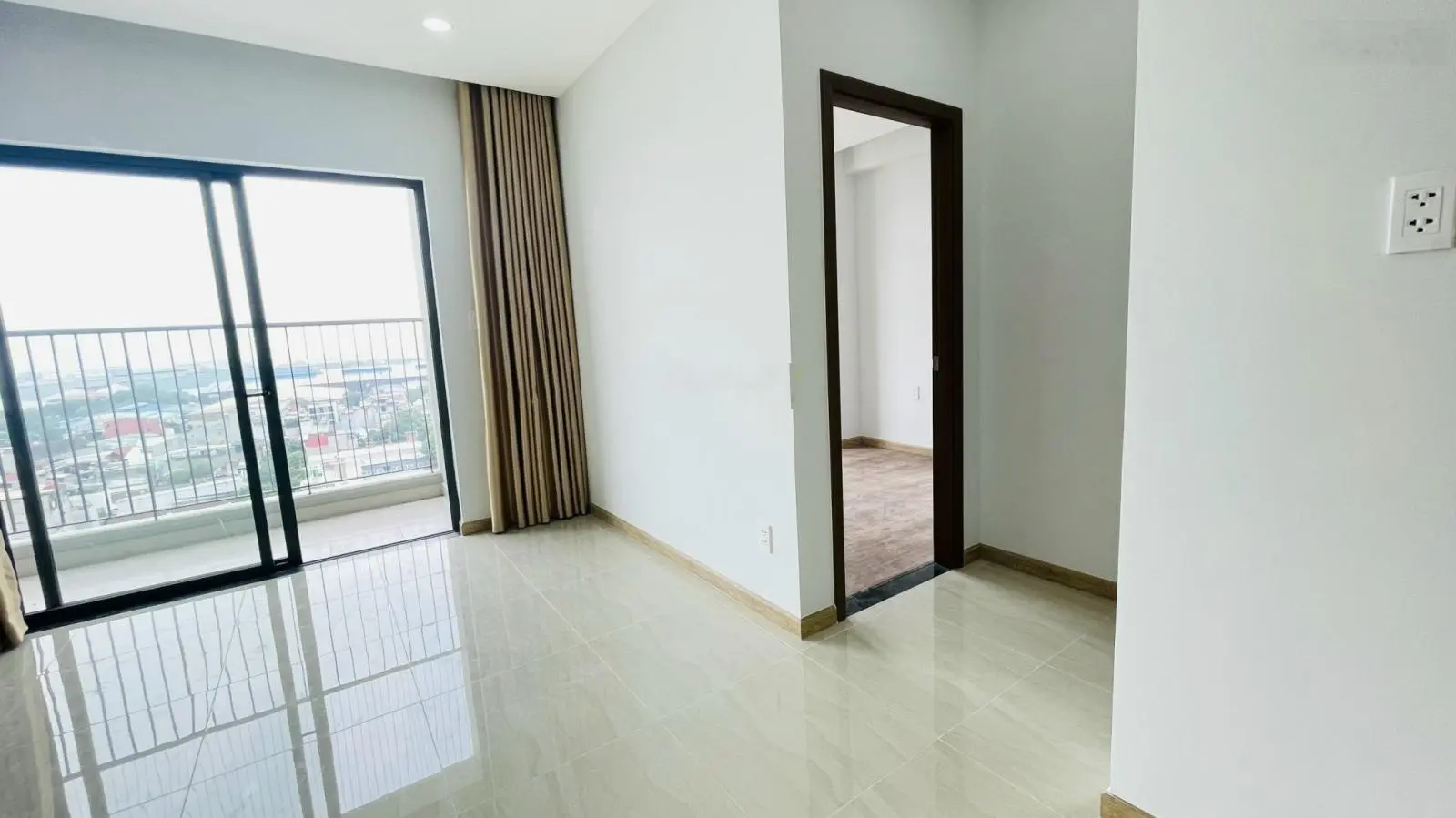 Chủ ngộp thanh toán 20% có ngay căn hộ 3PN - 2WC - giá chỉ 1,9 tỷ - Bcons Garden vào ở ngay