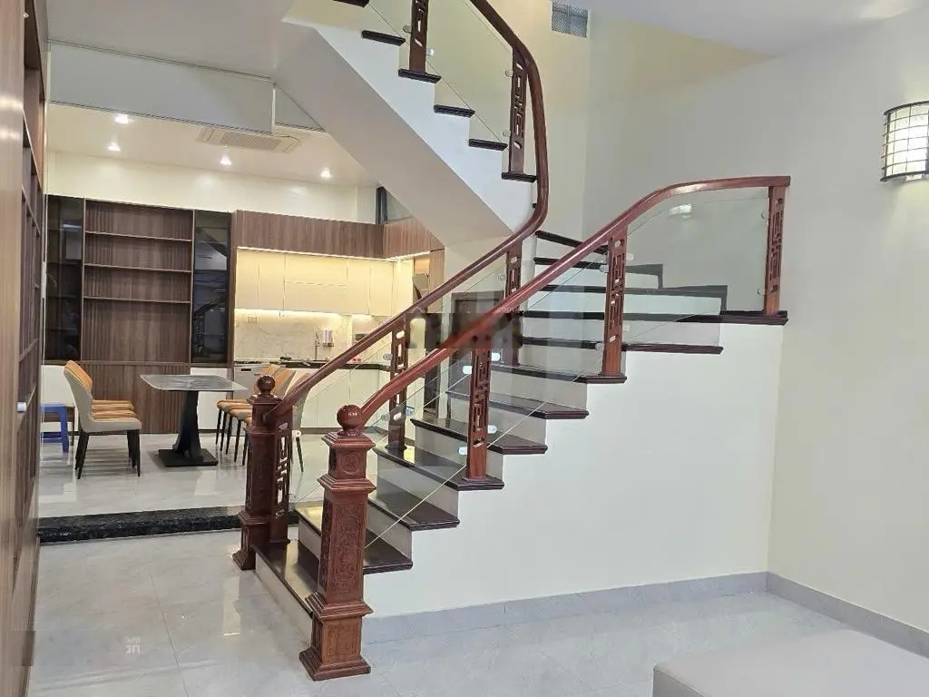 Bán nhà 4 tầng Quan Hoa - 72m2 - phân lô - 4 ngủ - nội thất xịn - giá chỉ 12.5 tỷ (HHCG915216)