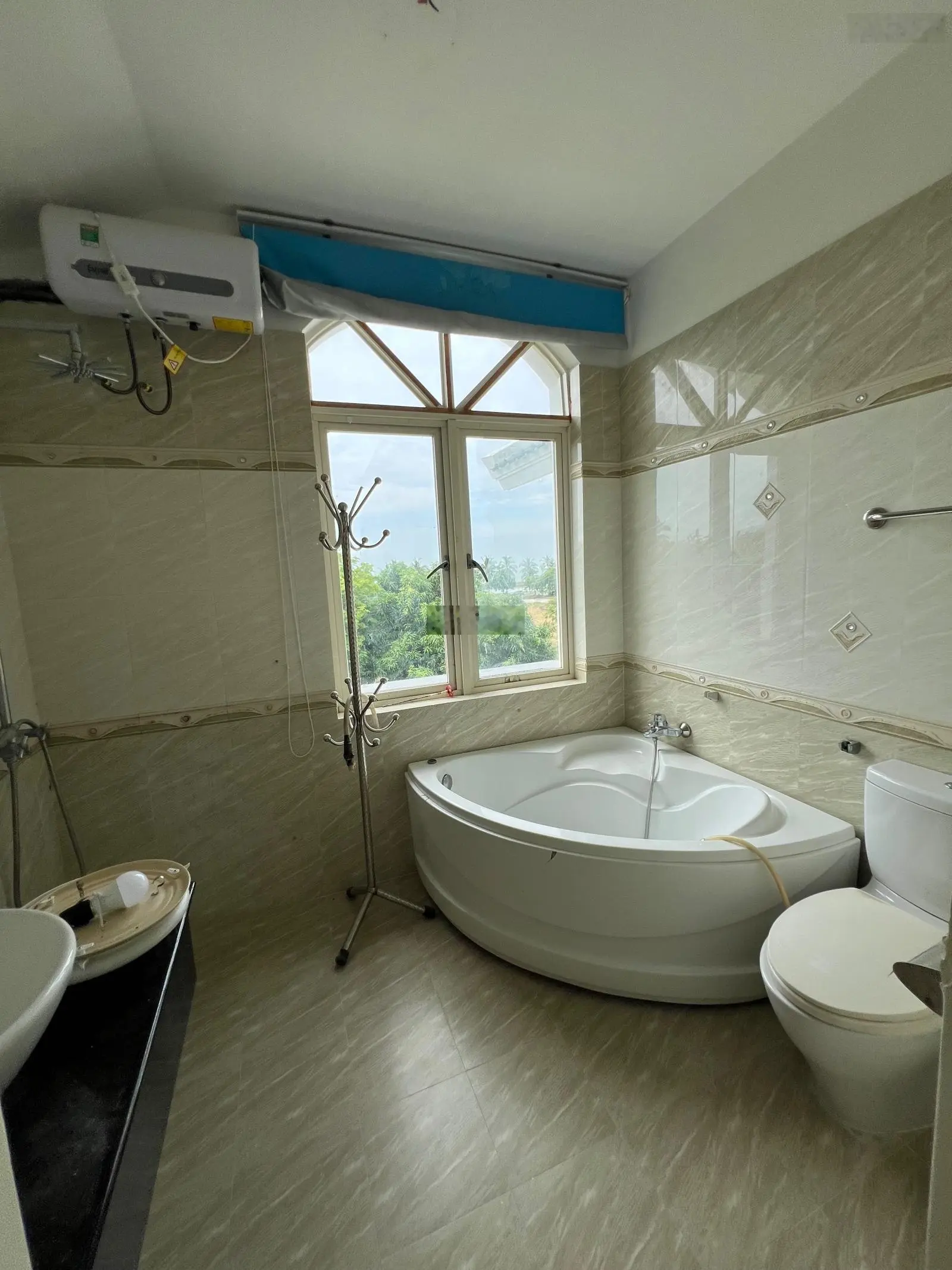 Bán biệt thự An Viên Nha Trang, view Biển, ngay bãi tắm, 3 tầng 4 ngủ, Đông Nam. Giá 25 tỷ (TL)
