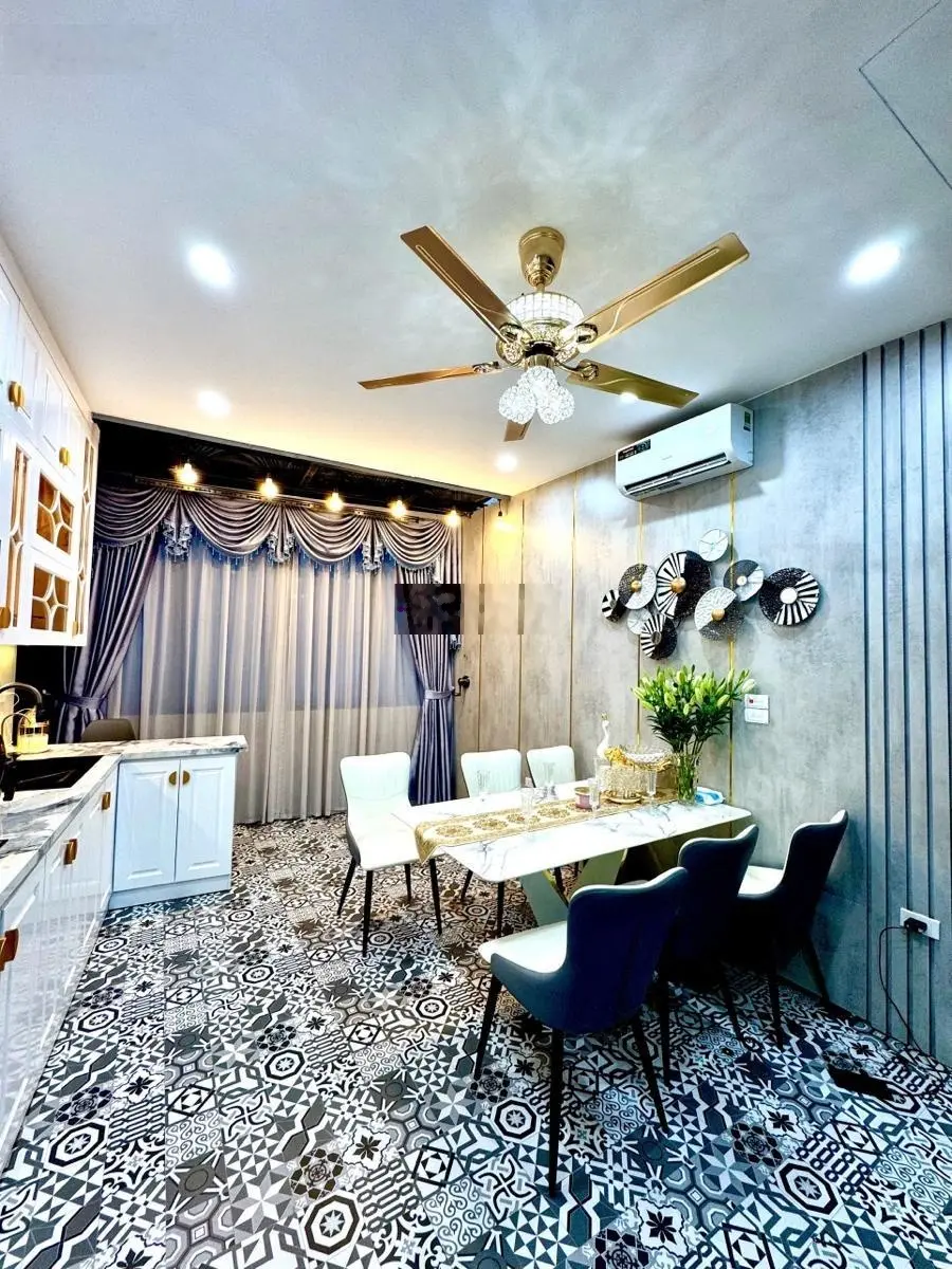 Hàng cực hiếm đống đa - khách xem trong mang thẳng vali vào ở ngay.