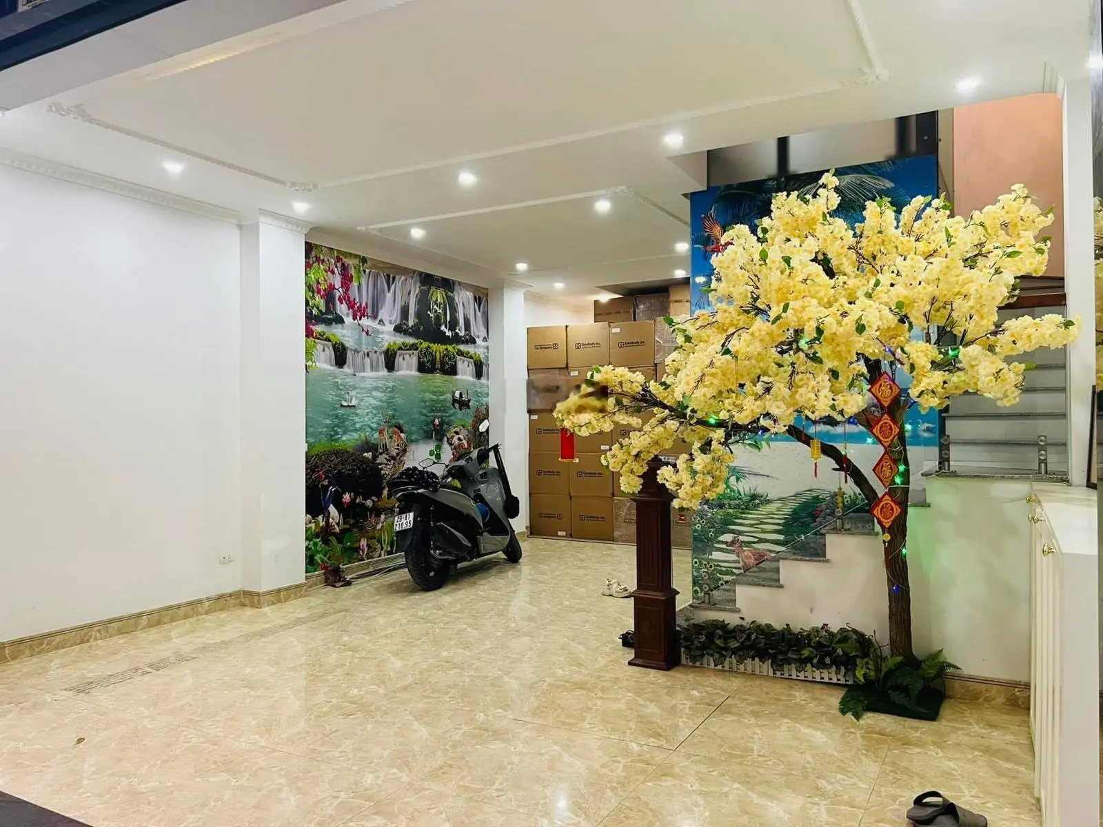 Bán nhà mặt ngõ 11 Tô Ngọc Vân, Tây Hồ giá 20 tỷ, 65m2, 5PN, 4WC, mặt tiền đẹp, kinh doanh đêm ngày