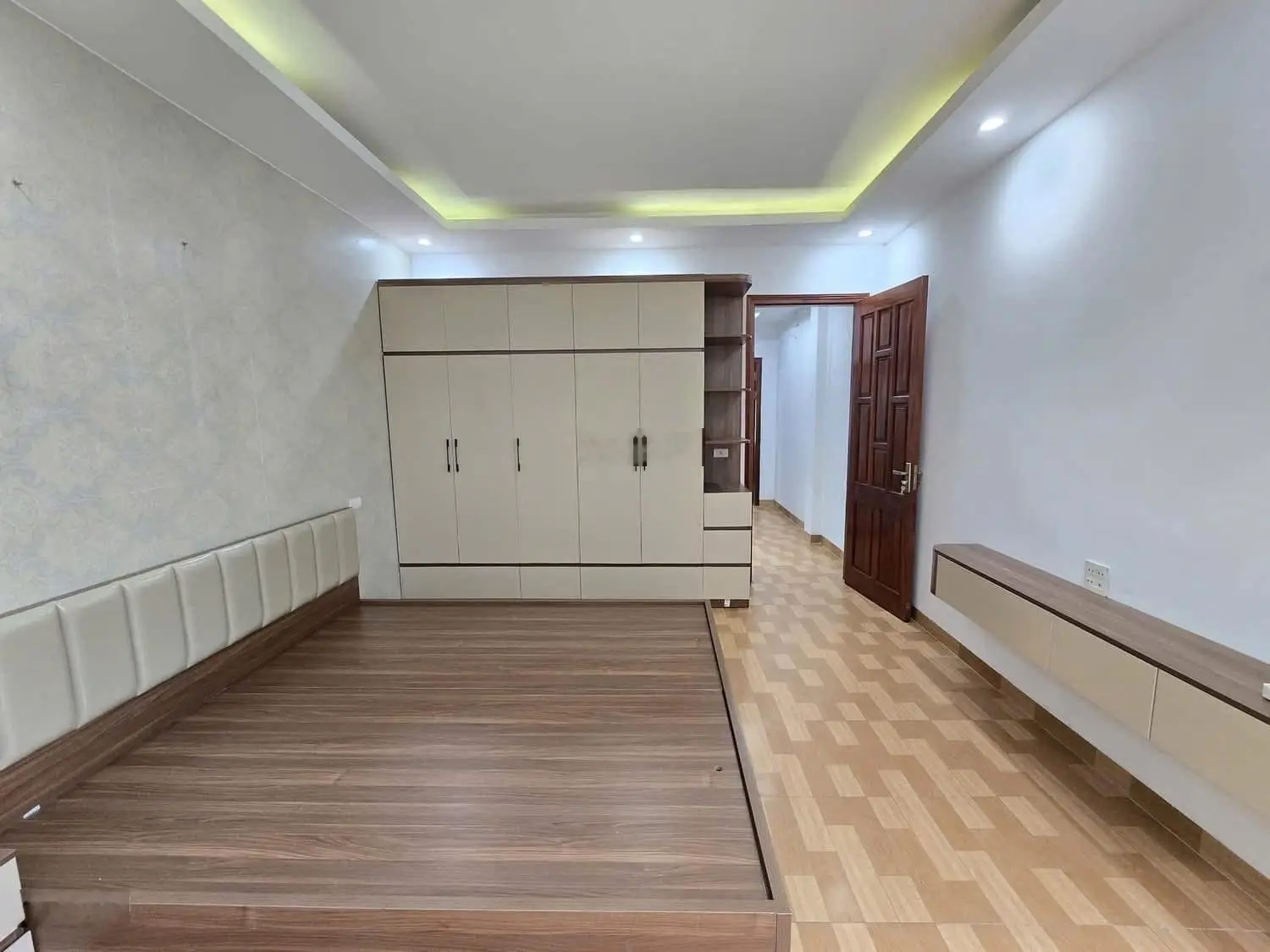 Bán nhà dân xây Ngô Gia Tự, Long Biên 50m2 x 4 tầng, nội thất mới, ở sướng.