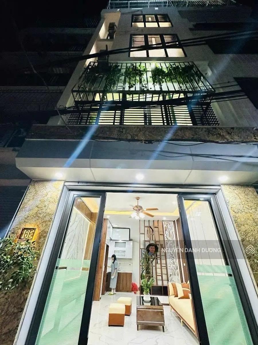 Bán nhà Âu Cơ - 35m2 x 6 tầng - Ngõ nông, 70m thông ra hồ Quảng Bá giá nhỉnh 7 tỷ - LH 0865739823