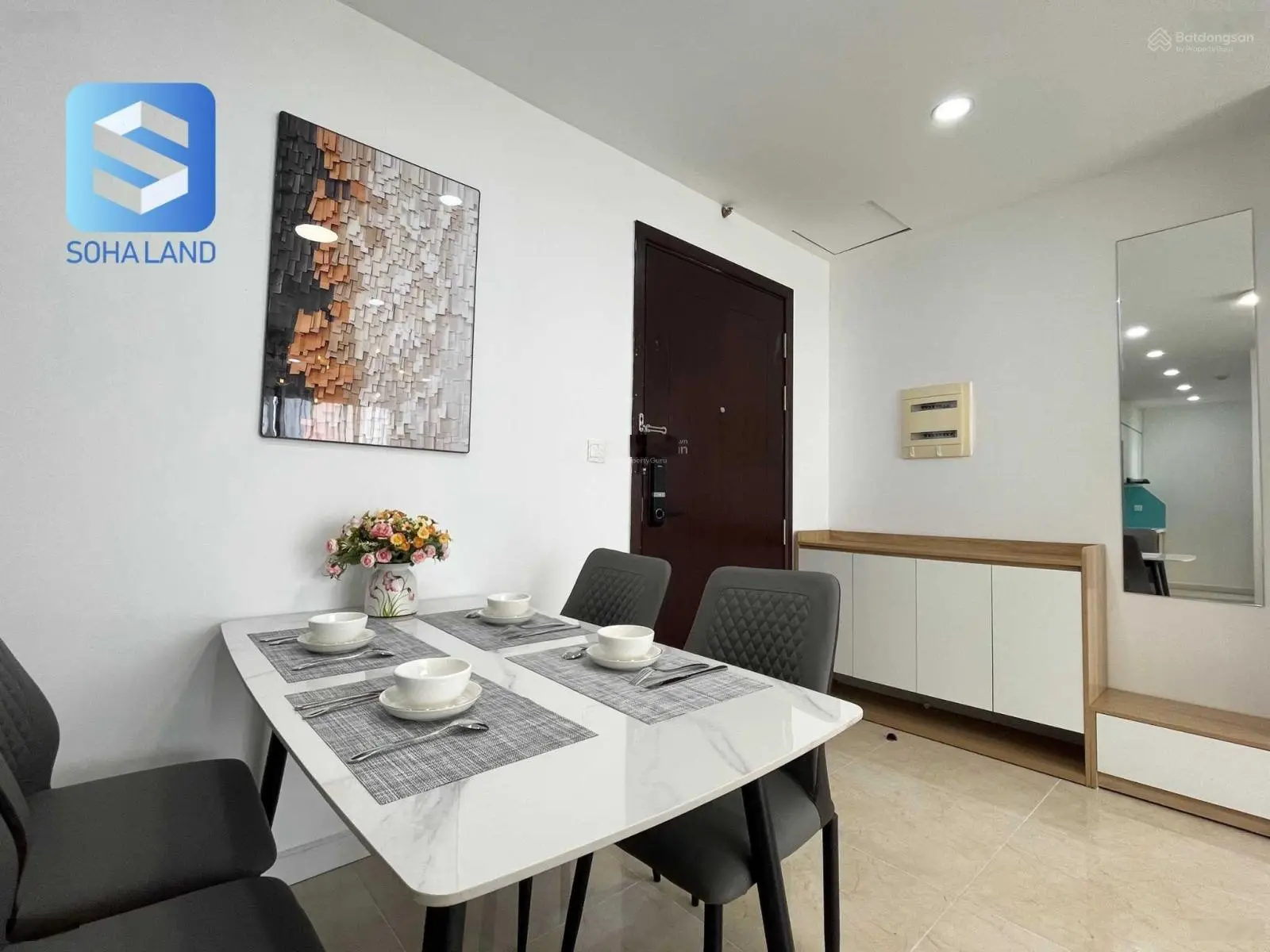 Cam kết ảnh thật - Bán 2PN 2WC C6 Vincom Trần Duy Hưng - Vinhomes D'Capitale quận Cầu Giấy