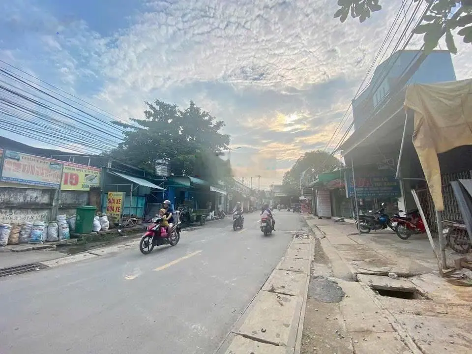 Đất thổ cư 2 mặt tiền trước sau
