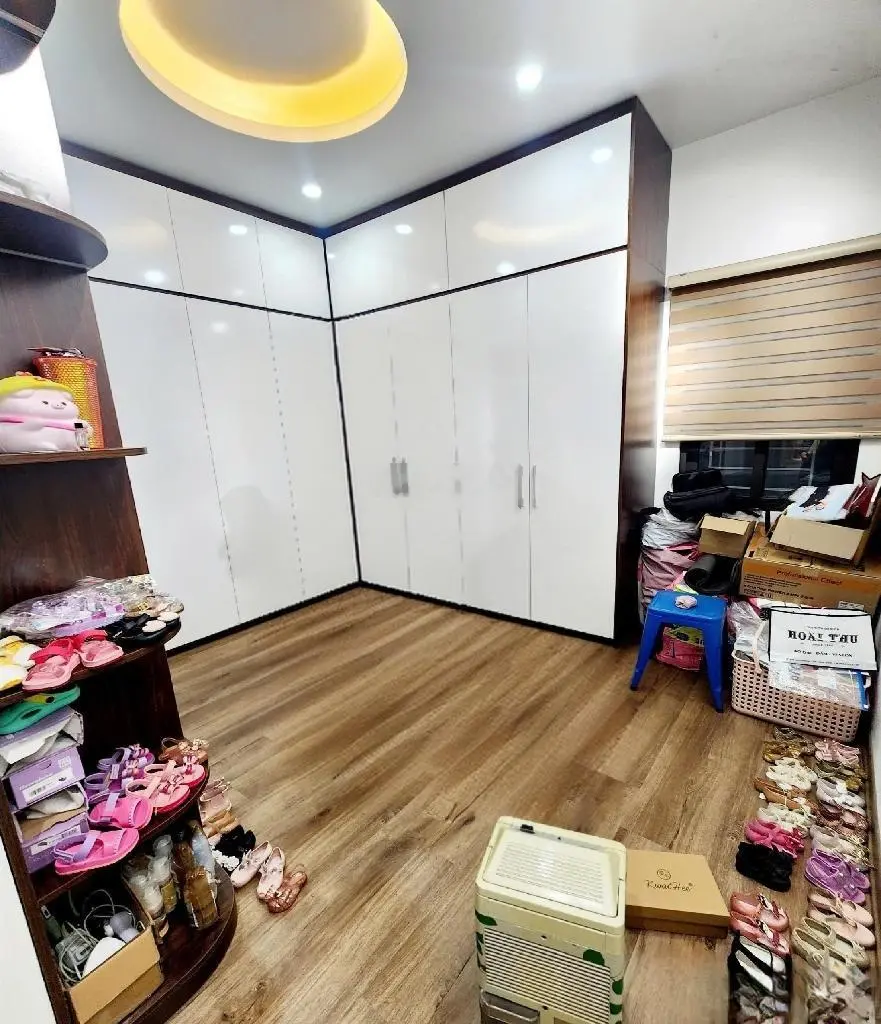 Phân lô 2 xe tải tránh 60m2 tại Minh Khai, 18,7 tỷ, 4PN, 4WC, nhiều tiện ích