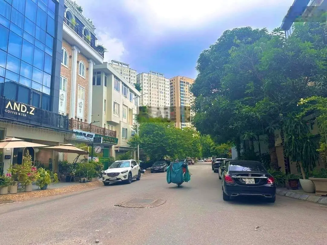 Bán biệt KĐT Văn Phú, Hà Đông, lô góc, 2 mặt phố sầm uất, ở cực sướng, bạt ngàn tiện ích xung quanh