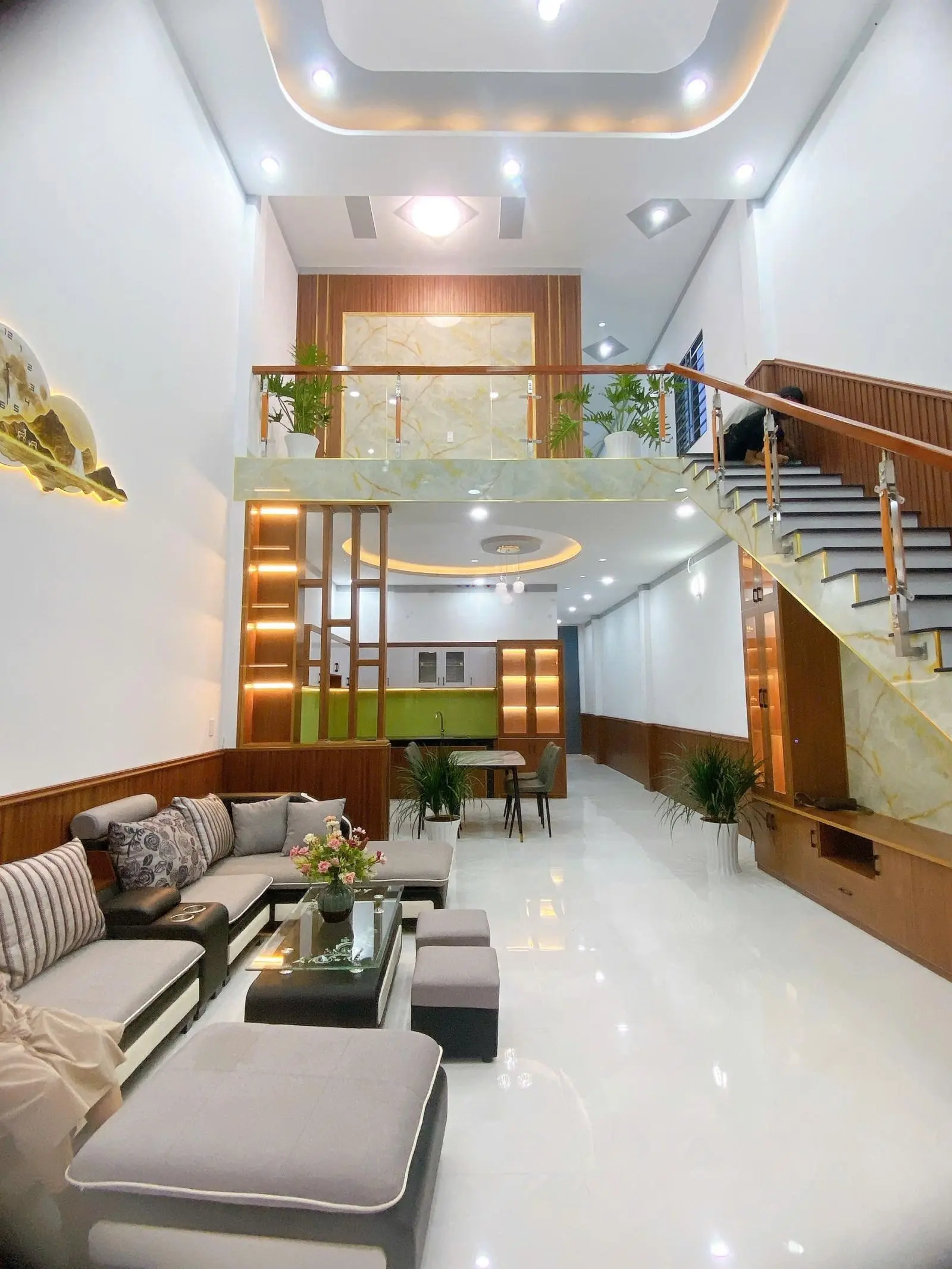 Bán nhà đep, gần chợ Quang Thắng