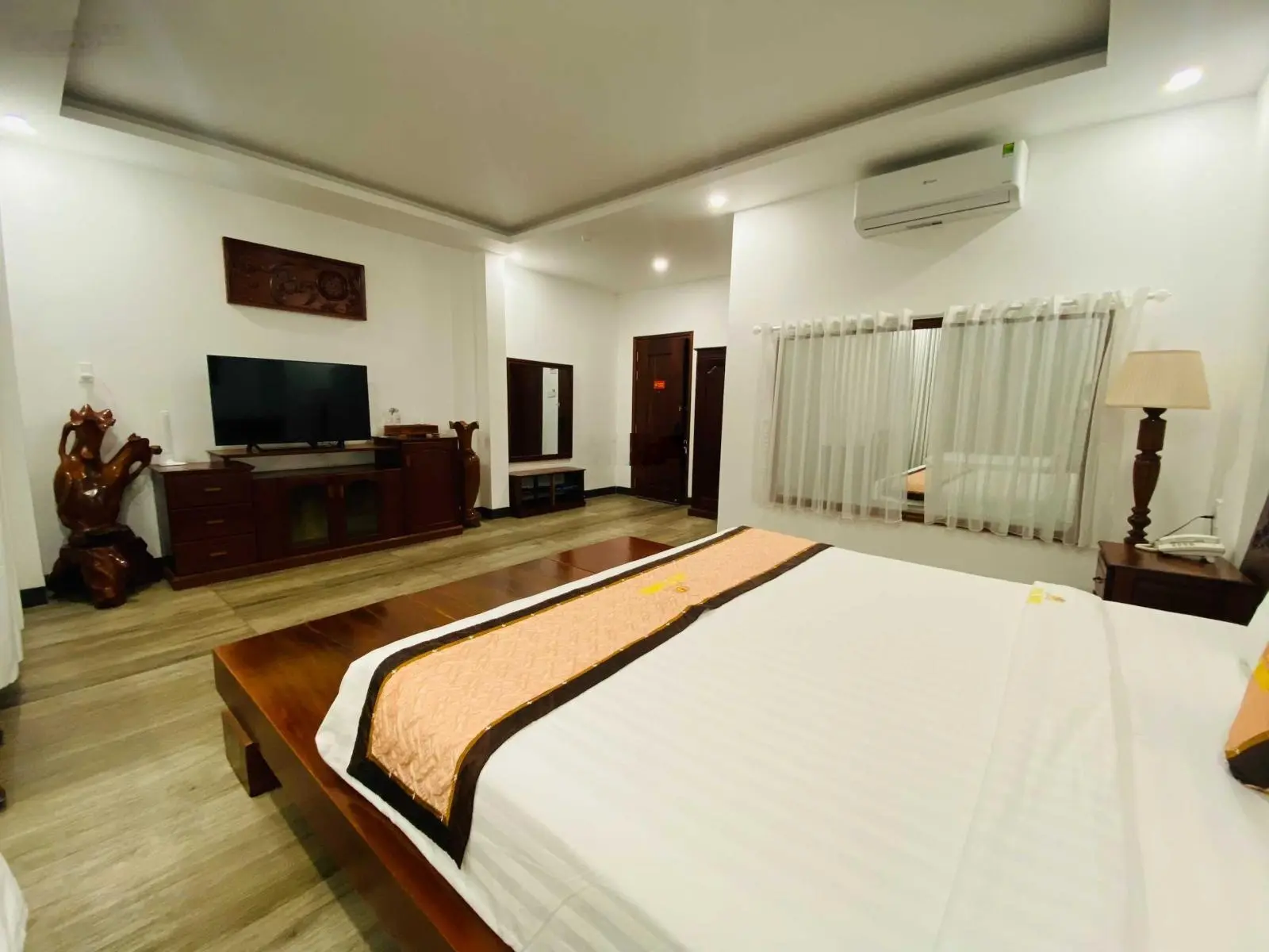 Khách sạn Jen Hotel, 77 Duy Tân phường 5, thành phố Tuy Hòa, Phú Yên