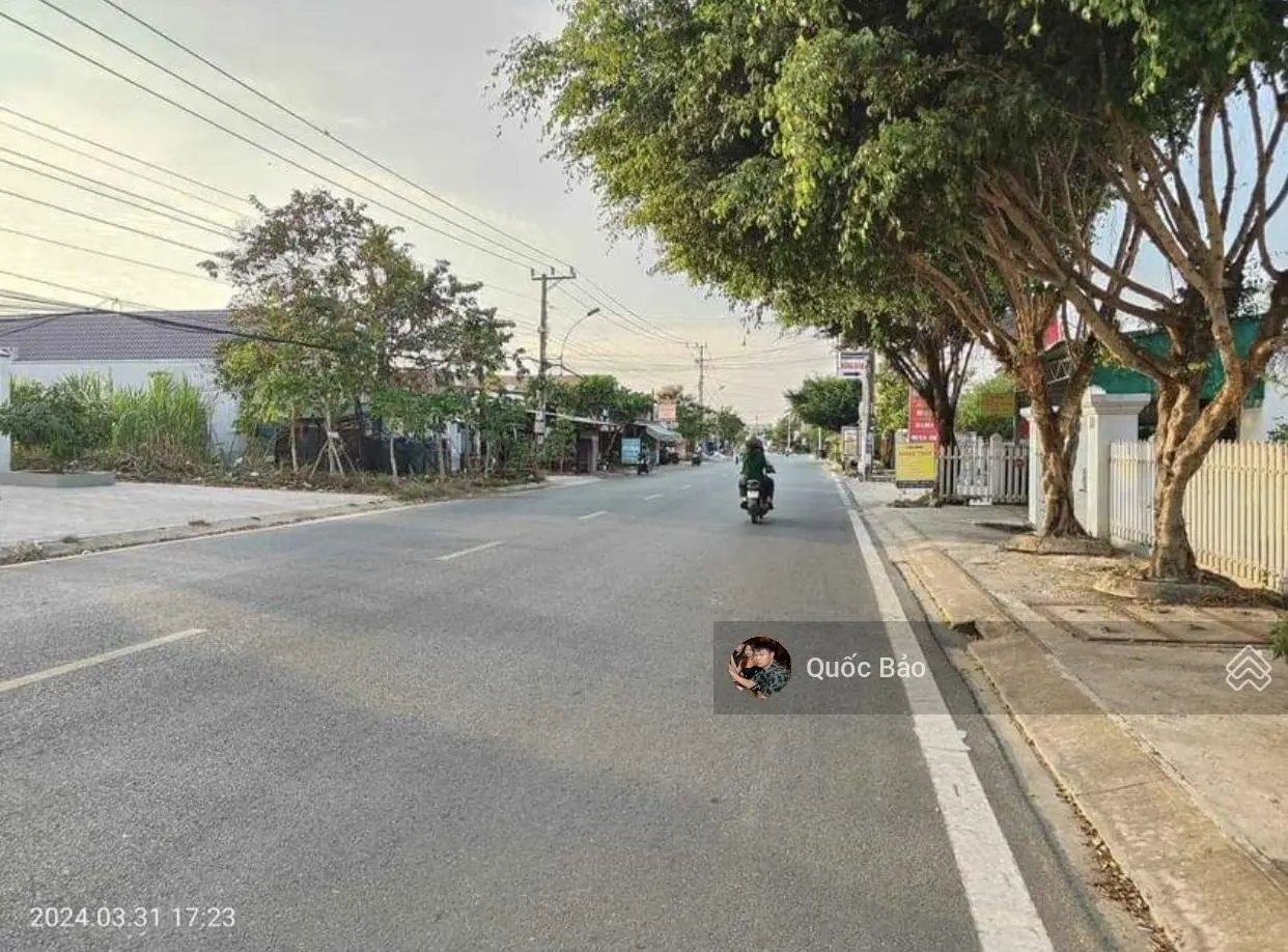 Bán gấp 120m2/700tr đất thổ Đ. Tránh QL91, Thốt Nốt, Cần Thơ. Nằm ngay ngã ba Lộ Tẻ. SHR full thổ