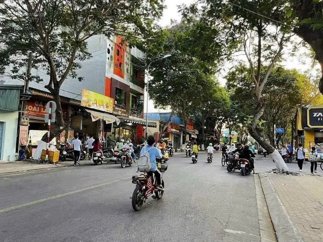 Bán Nhà 1 Trệt 1 Lầu Mặt Tiền Đường Trần Quý Cáp Phường Dĩ An, TP. Dĩ An. Giá Chỉ 4,6 Tỷ.