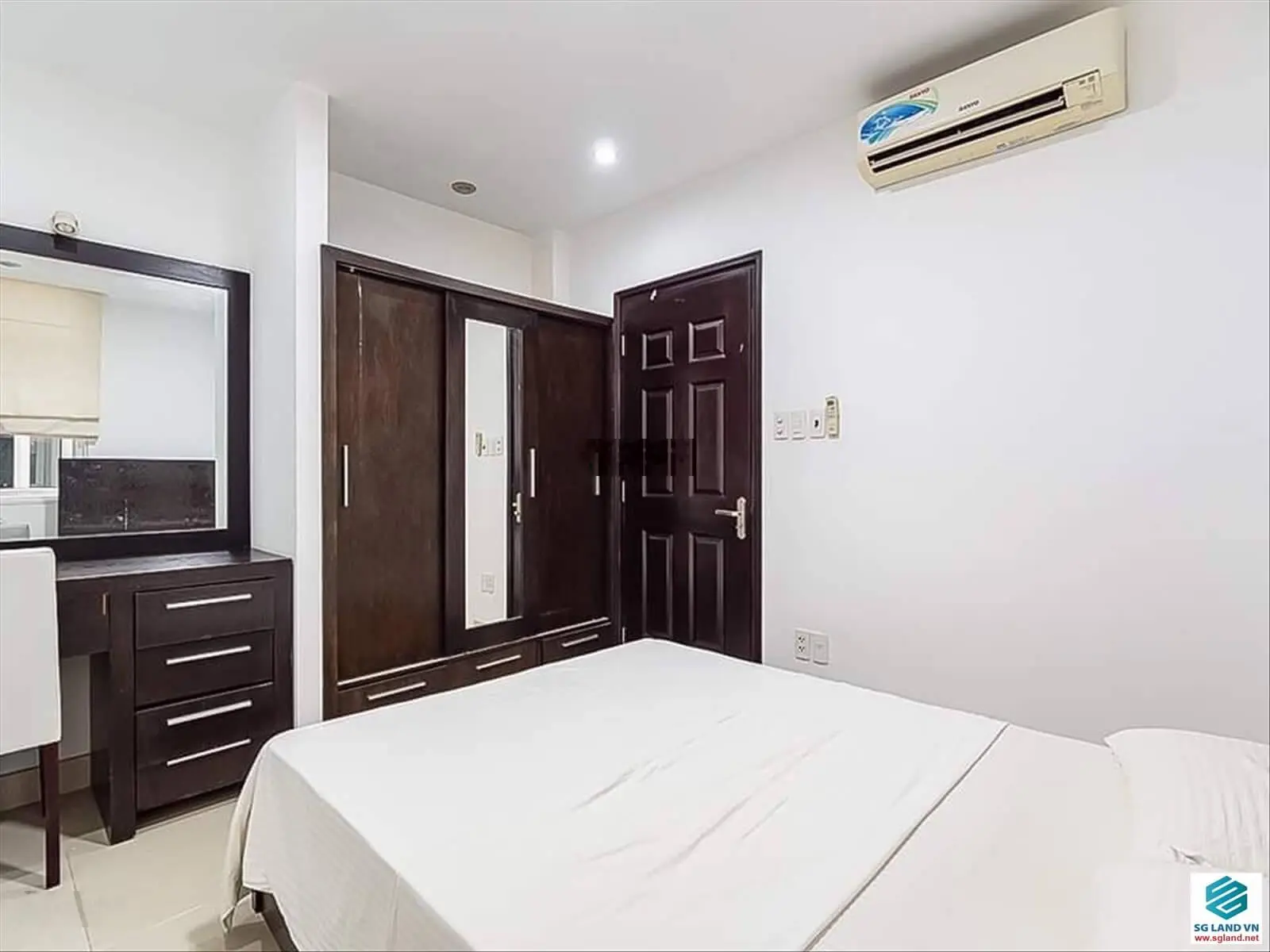 Hàng cực hiếm! Bán Tòa Căn Hộ Dịch Vụ Cao Cấp, 6 tầng tại khu vực đất vàng cho khách lưu trú!