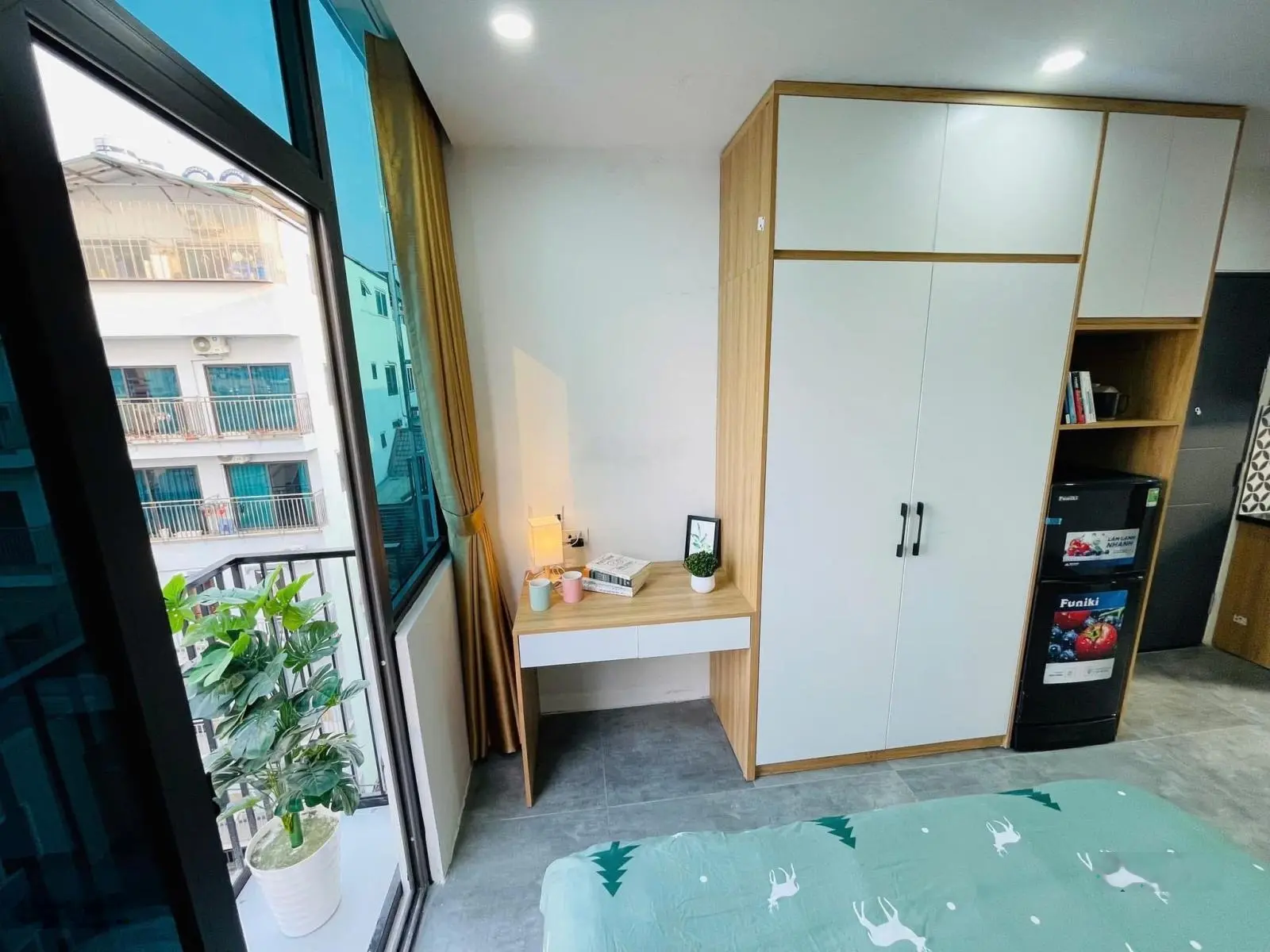 Bán nhà CCMN Dòng tiền Yên Hoà Cầu giấy 10 phòng kk fun đồ,ngõ ba gác thông rộng thoáng gần phố 20m