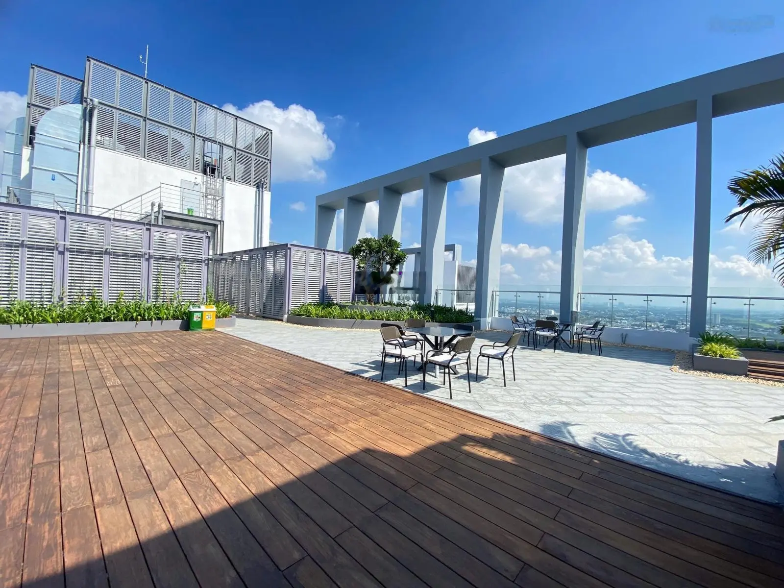 Bán nhanh căn hộ Happy One Central 2PN view thành phố giảm mạnh chỉ còn 2.45tỷ. LH 0888 728 *** Ms Tú