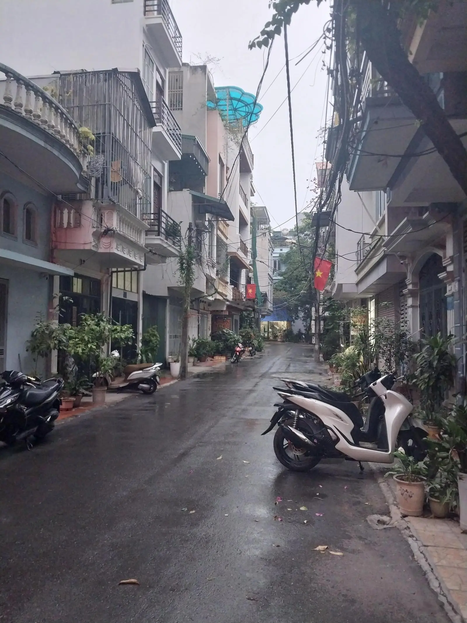 Bán nhà Đa Sỹ, Hà Đông, mặt phố rộng 3 ô tô tránh, kinh doanh 72m2, mặt tiền 6m, 2 tầng giá 14,2 tỷ