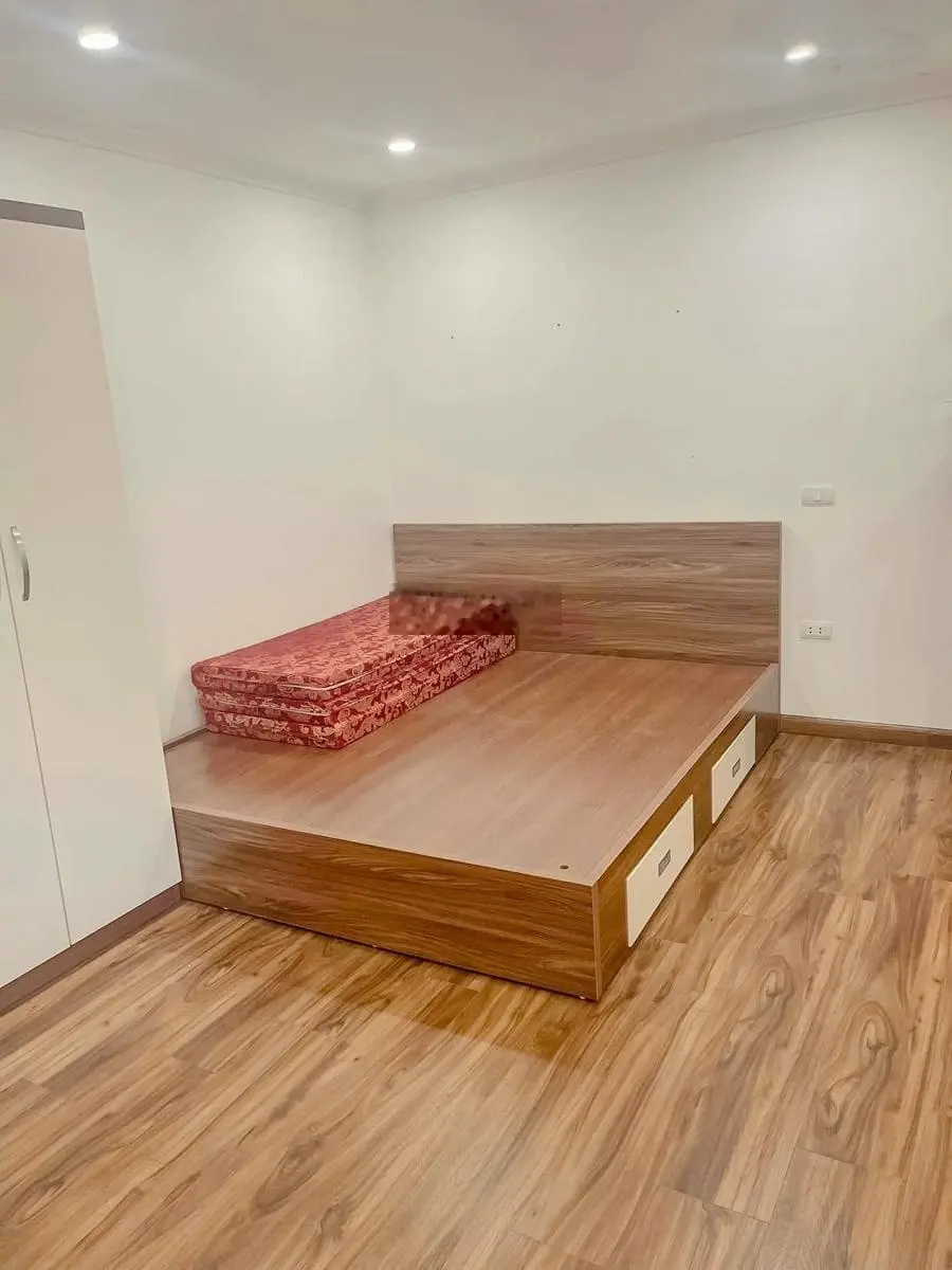 Ngõ kinh doanh! Tôn Đức Thắng, thông thẳng tắp, mặt tiền rộng. 32m2 * 4T