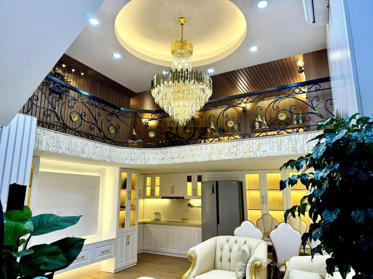 Đặng Tiến Đông! Cung điện lộng lẫy, sát phố, full nội thất tiền tỷ. 45m2 x 5.5 tầng