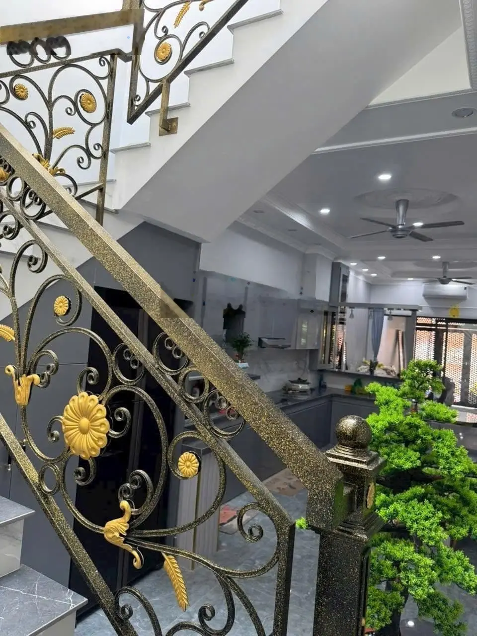 Cần ra siêu gấp căn nhà đẹp đường Hoàng Phan Thái, 80m2, gần THCS Bình Chánh, sổ hồng riêng