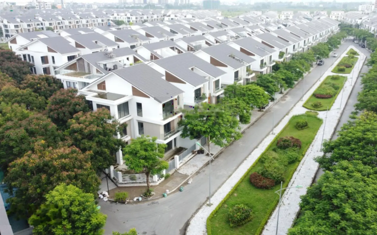 Bán gấp căn BT An Vượng 32 tỷ 180m2 nhận nhà ở ngay sẵn sổ đỏ